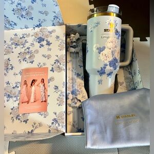 NIB STANLEY X LOVESHACKFANCY EVERBLOOMING ROSETTES 40 OZ QUENCHER - SHIPS TODAY!